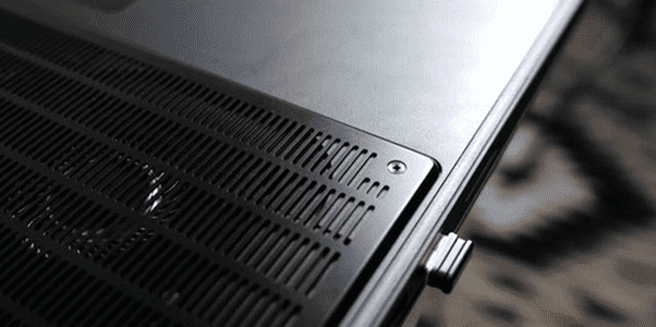 Вентиляционное отверстие на тыльной поверхности ноутбука Gaming Laptop 3